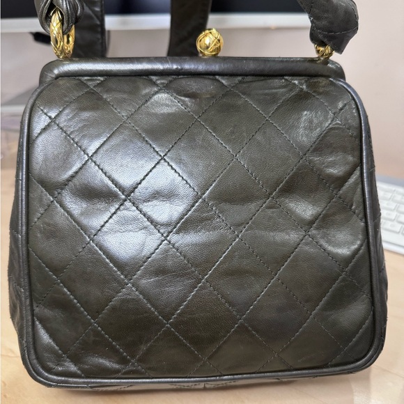 Vintage Chanel shoulder bag. - Picture 2 of 13